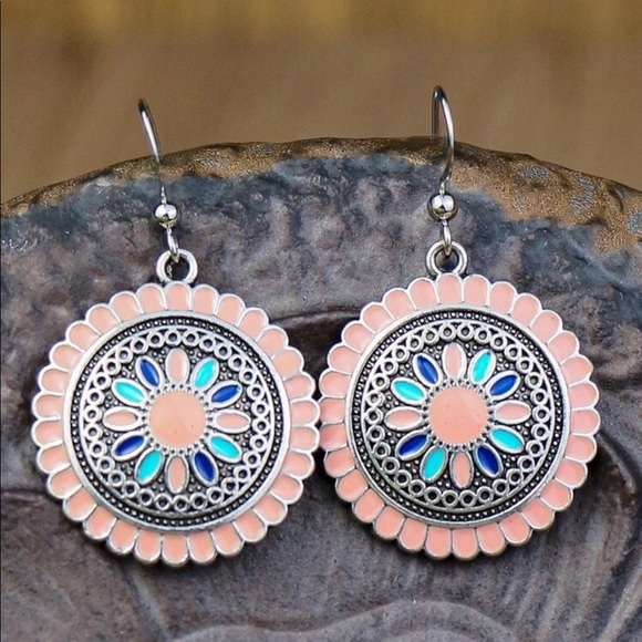 LAST PAIR: Round bohemian women’s dangle earrings - Picture 3 of 3